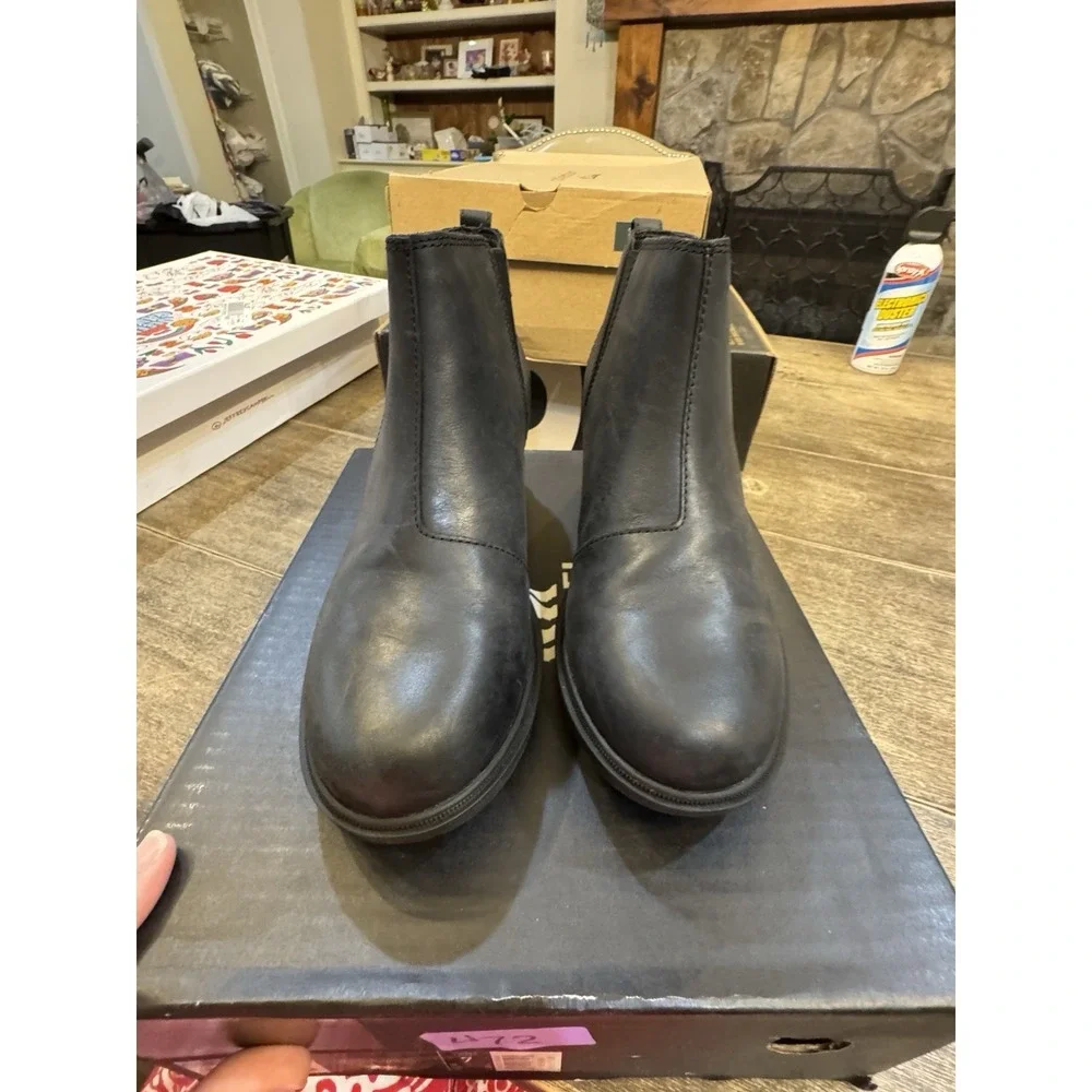 SOREL Evie II Zip Waterproof Bootie Black Size 7